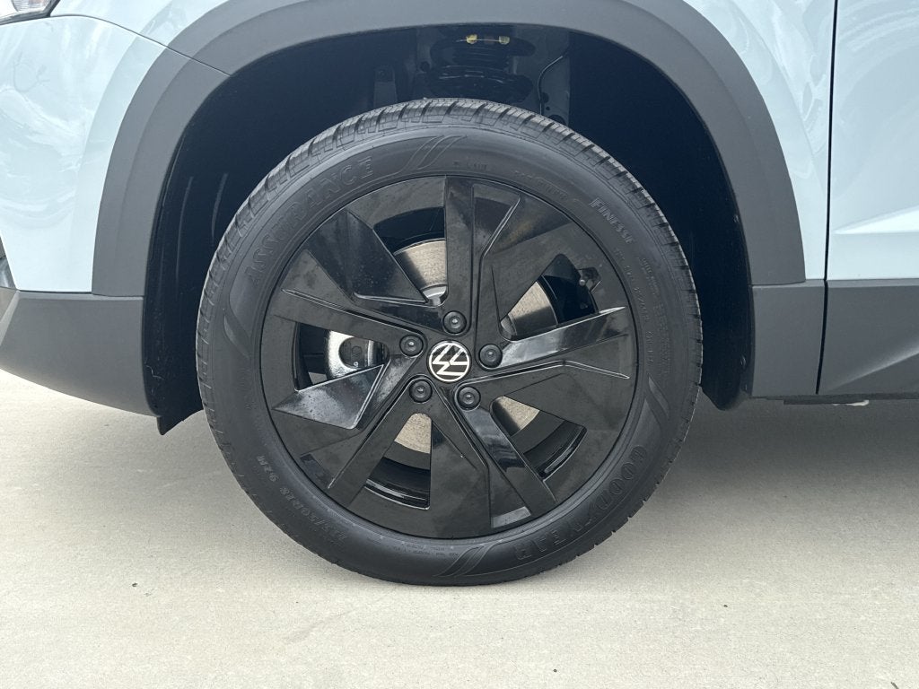 2027 Volkswagen Taos 1.5T SE Black