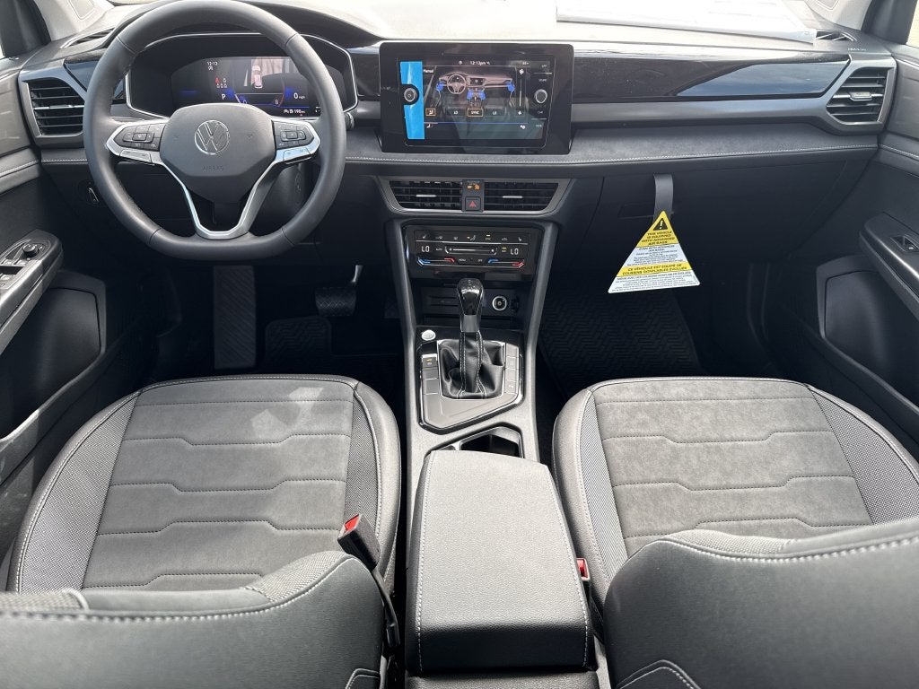 2027 Volkswagen Taos 1.5T SE Black
