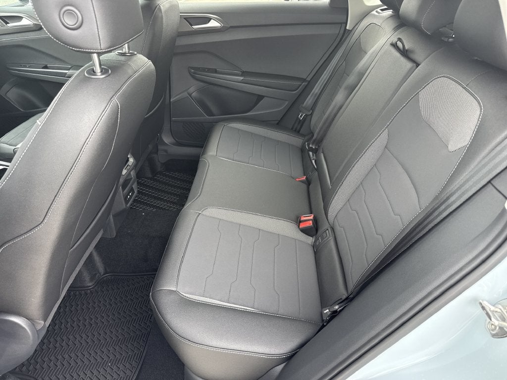 2027 Volkswagen Taos 1.5T SE Black