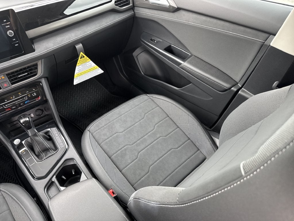 2027 Volkswagen Taos 1.5T SE Black