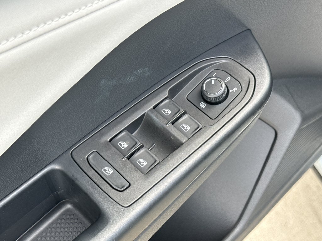 2027 Volkswagen Taos 1.5T SE