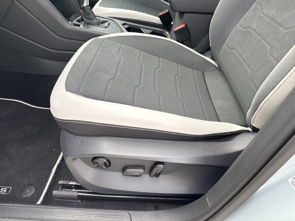 2027 Volkswagen Taos 1.5T SE