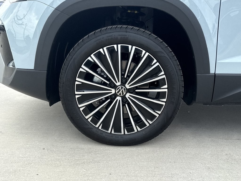 2027 Volkswagen Taos 1.5T SE