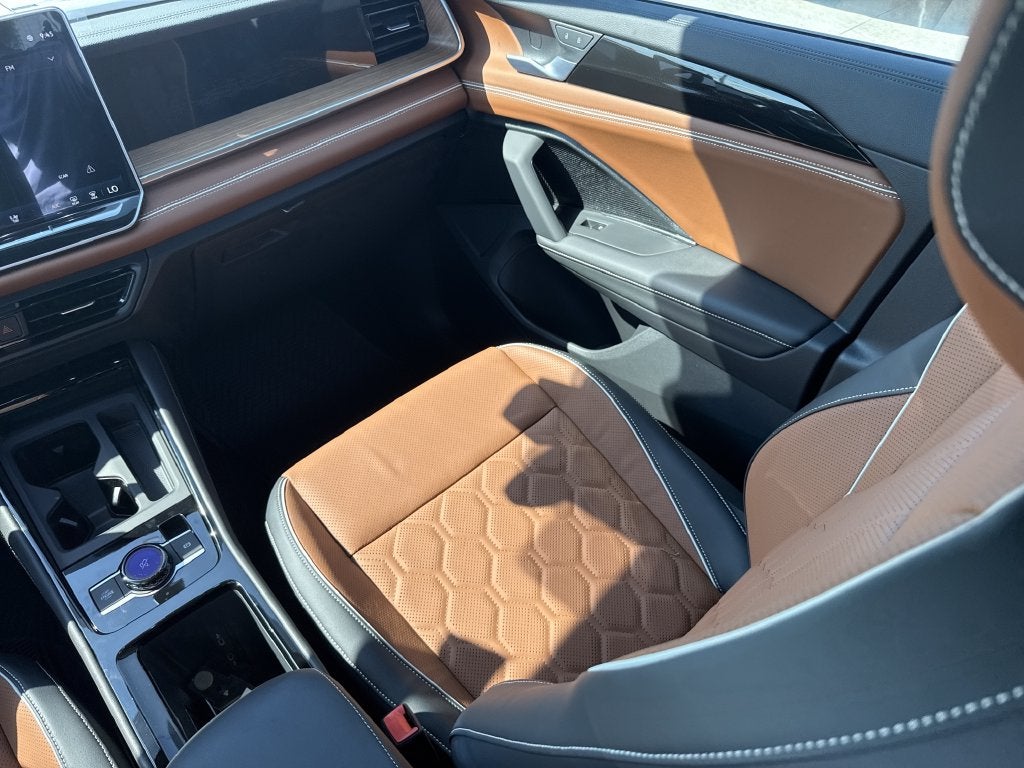 2026 Volkswagen Tiguan SEL R-Line Turbo