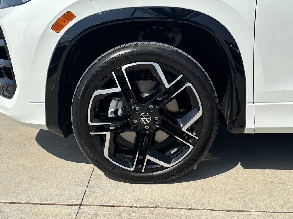 2026 Volkswagen Tiguan SEL R-Line Turbo