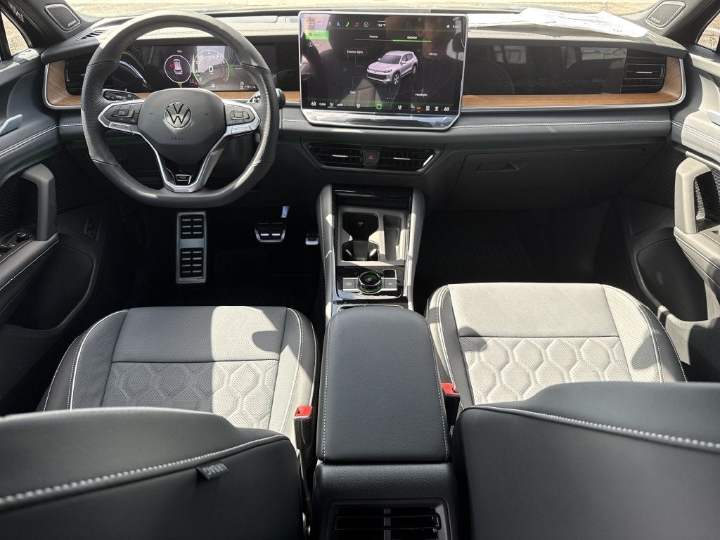 2026 Volkswagen Tiguan SEL R-Line Turbo