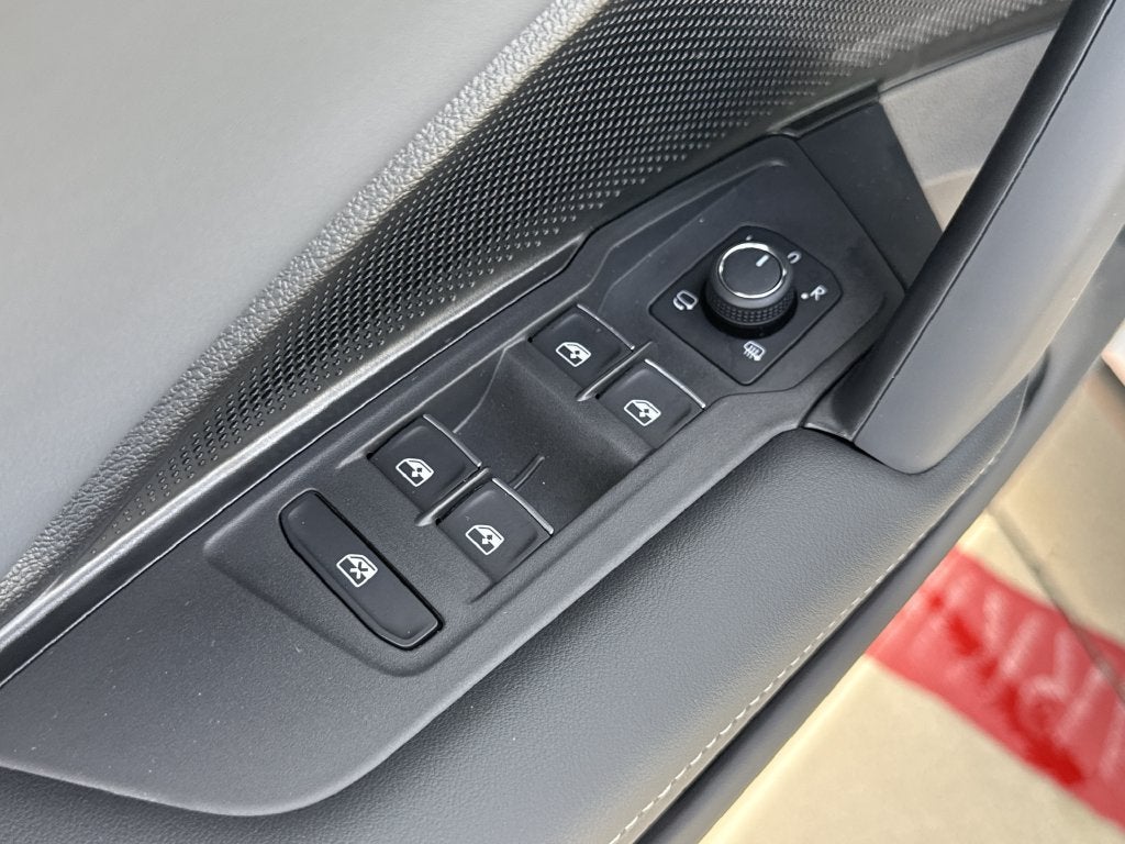 2026 Volkswagen Tiguan SEL R-Line Turbo