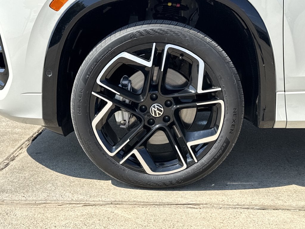 2026 Volkswagen Tiguan SEL R-Line Turbo