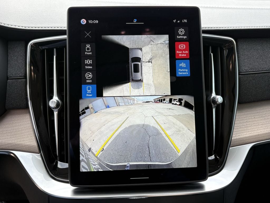 2026 Volvo XC90 B6 Plus 7-Seater