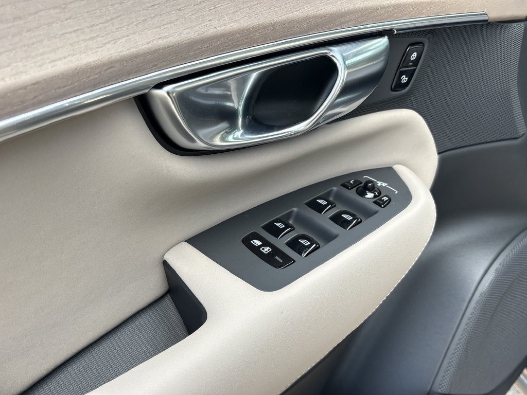2027 Volvo XC90 B6 Plus 7-Seater