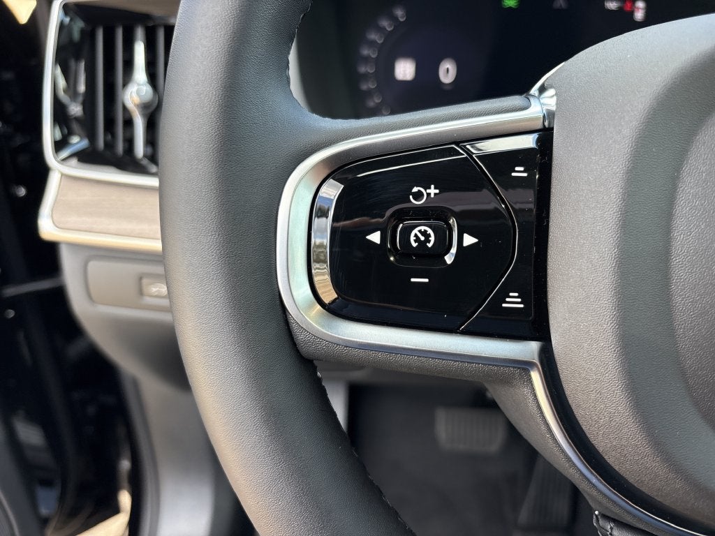 2027 Volvo XC90 B6 Plus 7-Seater