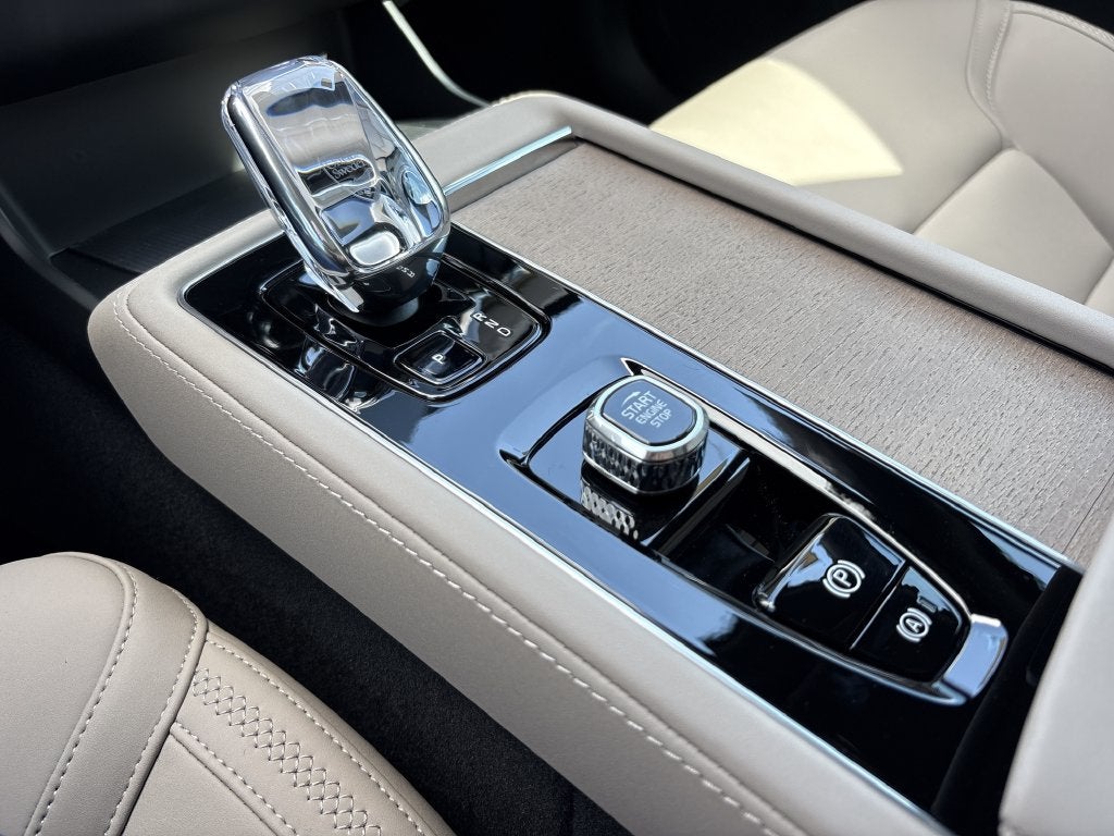 2027 Volvo XC90 B6 Plus 7-Seater