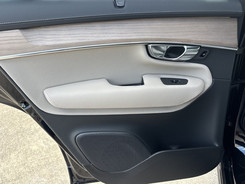 2027 Volvo XC90 B6 Plus 7-Seater