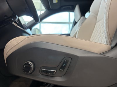 2027 Volvo XC90 B6 Plus 7-Seater
