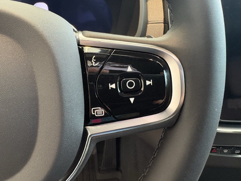 2027 Volvo XC90 B6 Plus 7-Seater
