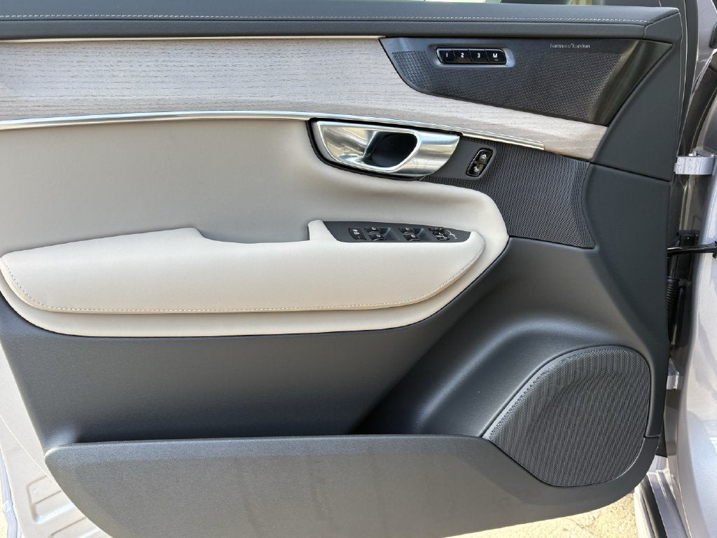 2026 Volvo XC90 B6 Plus 7-Seater