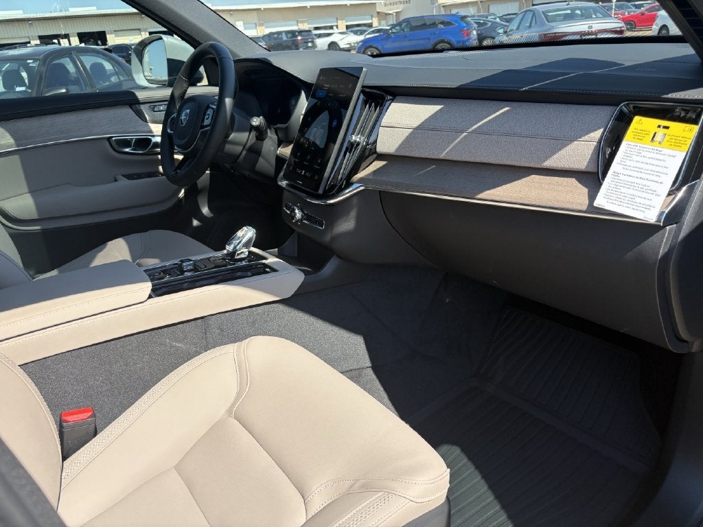 2026 Volvo XC90 B6 Plus 7-Seater