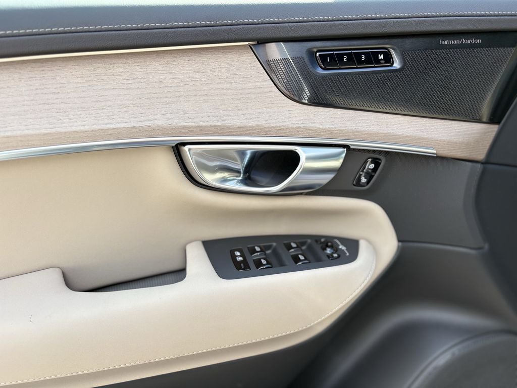 2026 Volvo XC90 B6 Plus 7-Seater