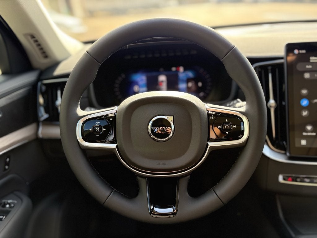 2027 Volvo XC90 B6 Plus 7-Seater