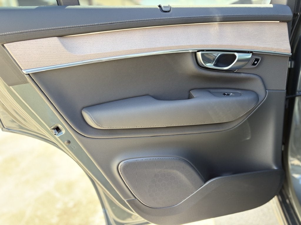 2027 Volvo XC90 B6 Plus 7-Seater