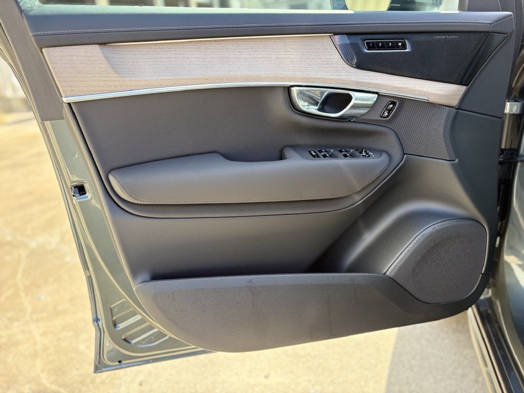 2027 Volvo XC90 B6 Plus 7-Seater