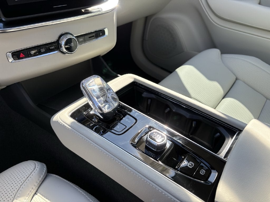 2026 Volvo XC90 B6 Ultra