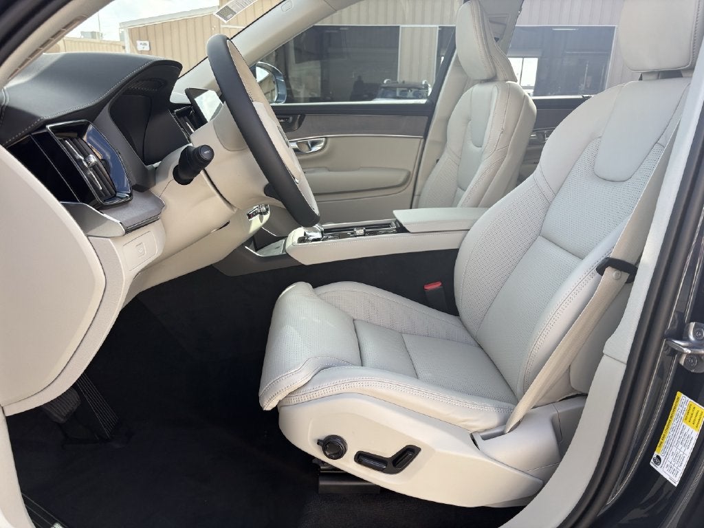 2026 Volvo XC90 B6 Ultra