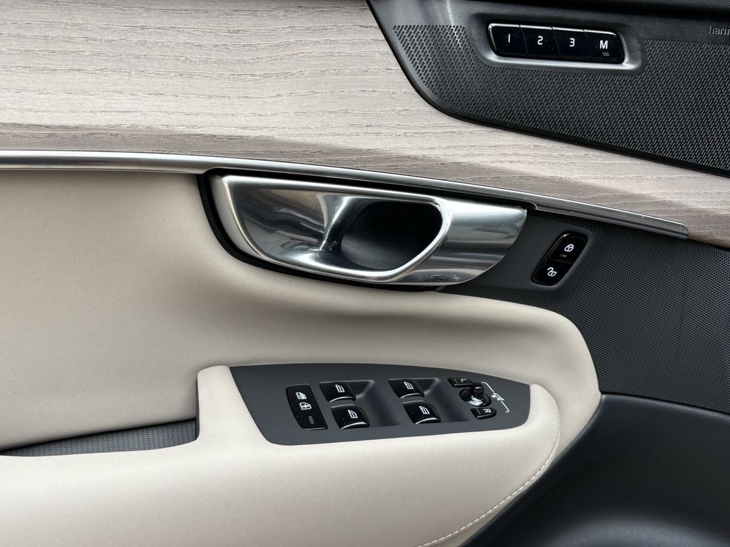 2026 Volvo XC90 B6 Ultra