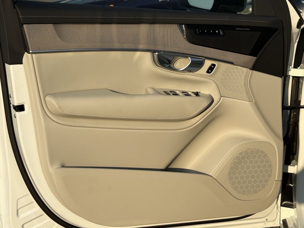 2026 Volvo XC90 B6 Ultra