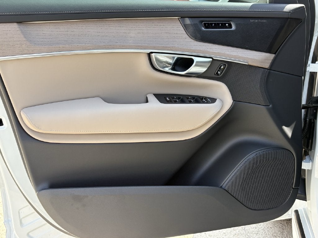 2026 Volvo XC90 Plug-In Hybrid T8 Plus 7 Passenger