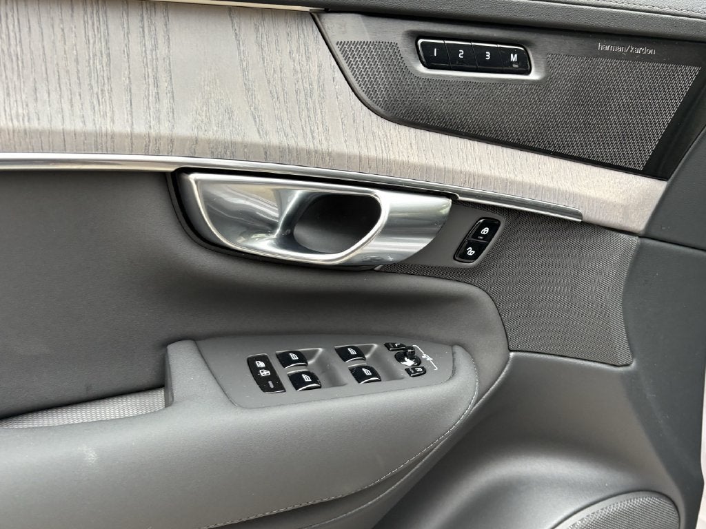 2026 Volvo XC90 Plug-In Hybrid T8 Ultra