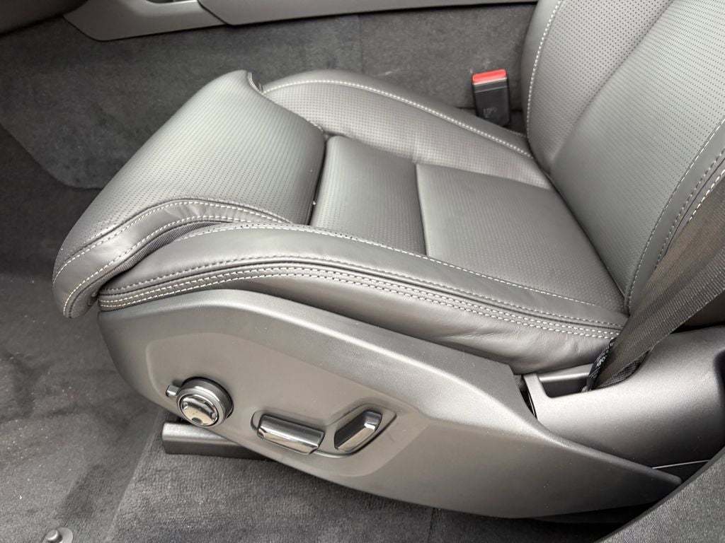 2026 Volvo XC90 Plug-In Hybrid T8 Ultra