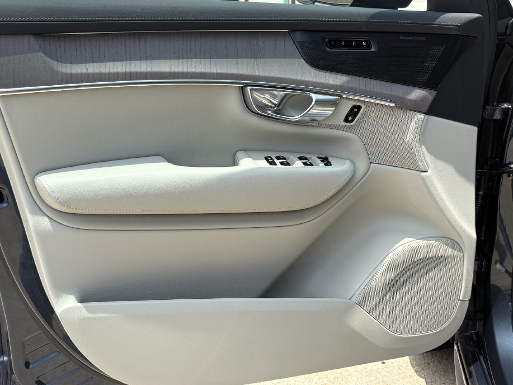 2026 Volvo XC90 Plug-In Hybrid T8 Ultra