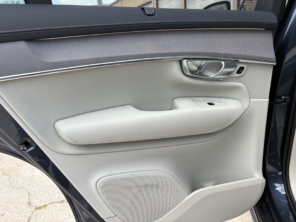 2026 Volvo XC90 Plug-In Hybrid T8 Ultra