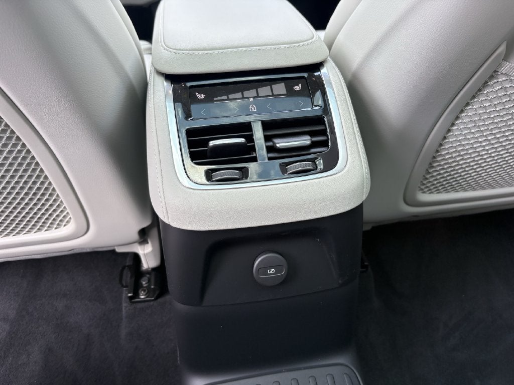 2026 Volvo XC90 Plug-In Hybrid T8 Ultra