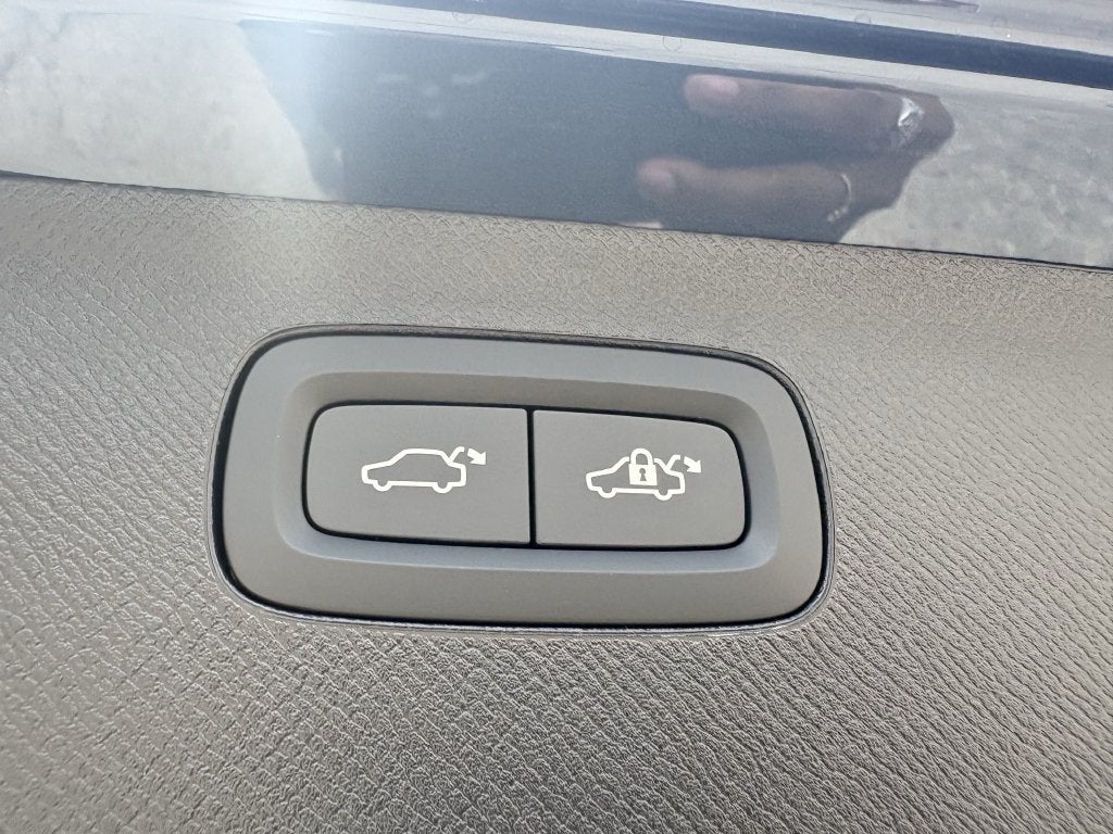 2026 Volvo XC90 Plug-In Hybrid T8 Ultra