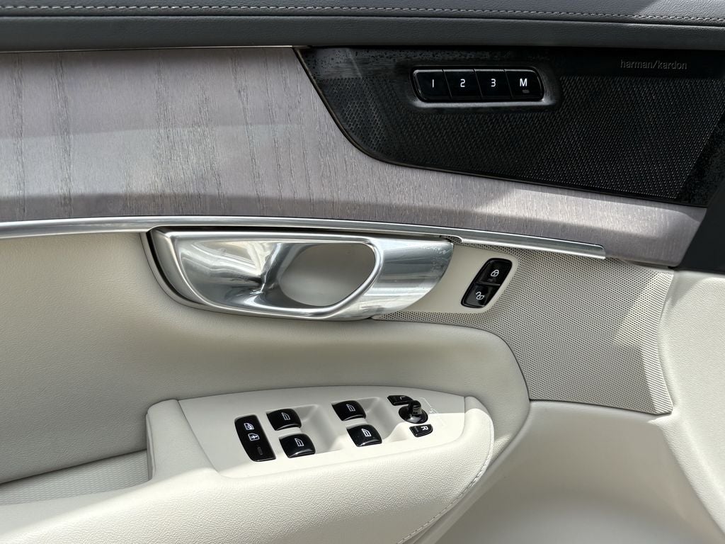 2026 Volvo XC90 Plug-In Hybrid T8 Ultra