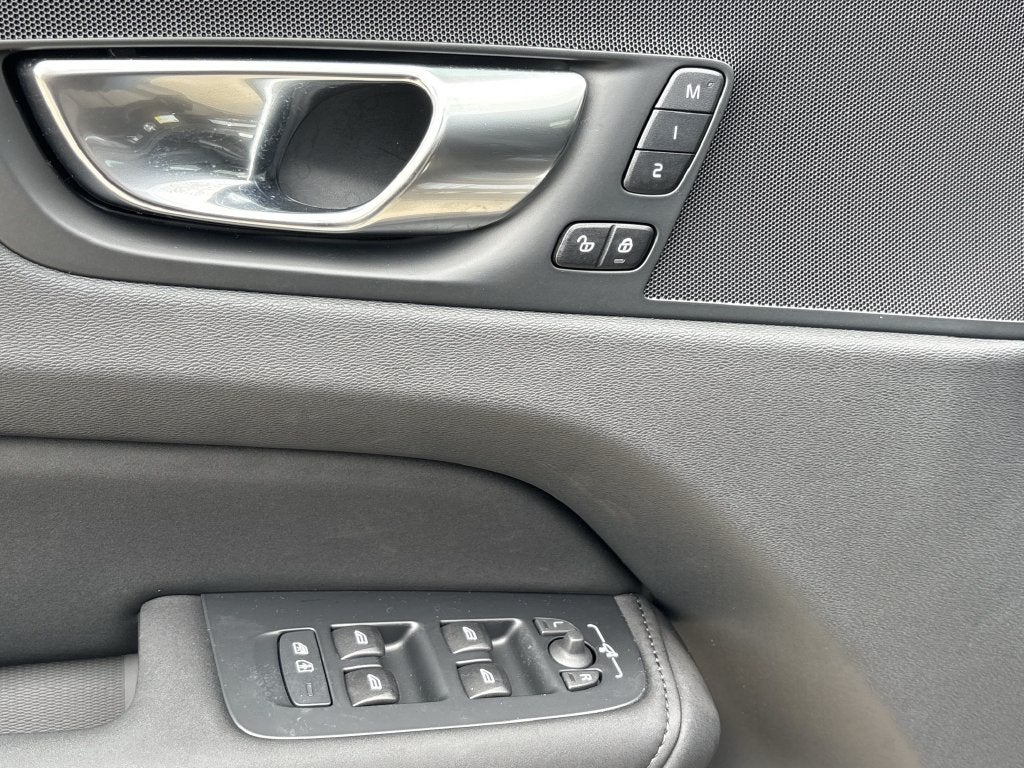 2026 Volvo XC60 Plug-In Hybrid T8 Plus