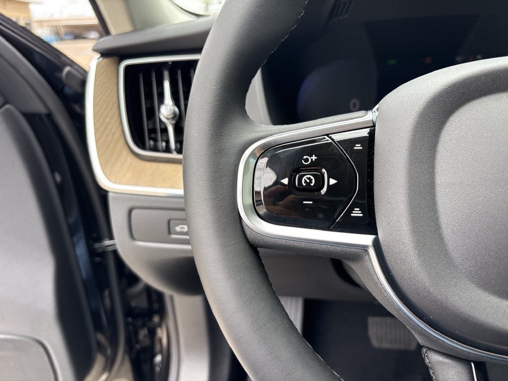 2026 Volvo XC60 Plug-In Hybrid T8 Plus