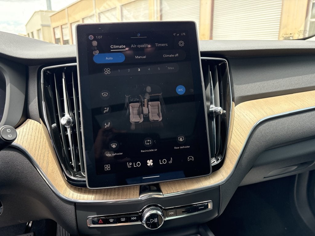 2026 Volvo XC60 Plug-In Hybrid T8 Plus