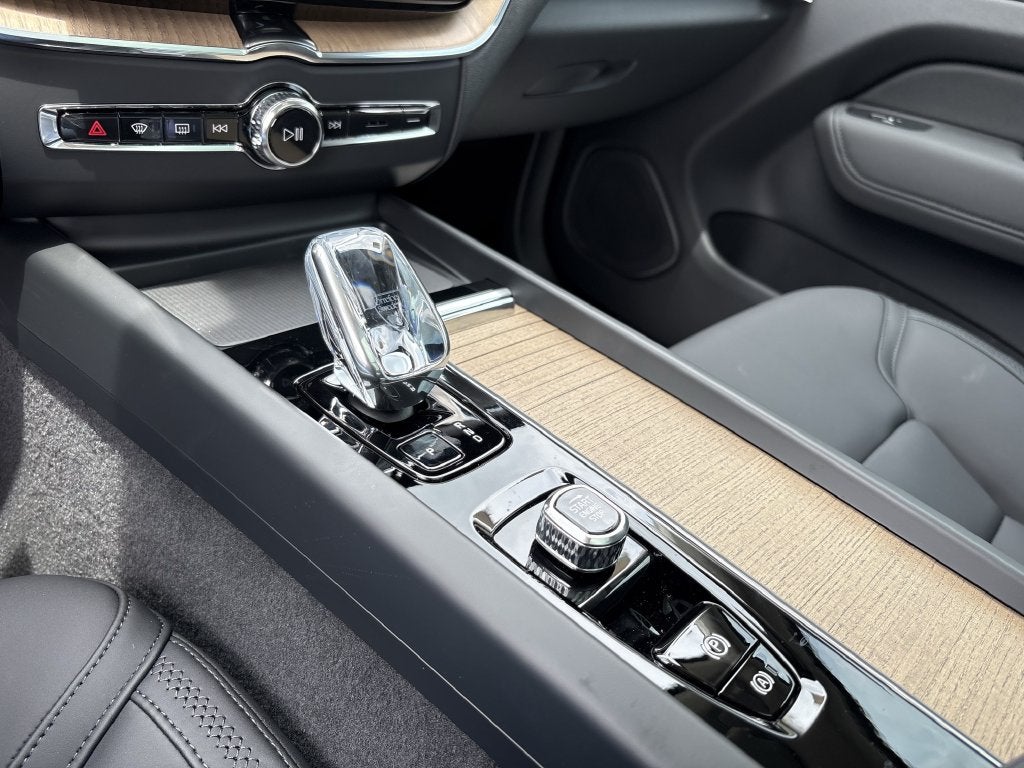 2026 Volvo XC60 Plug-In Hybrid T8 Plus