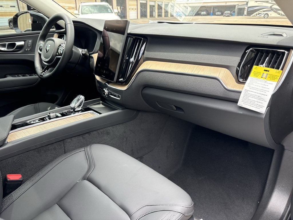 2026 Volvo XC60 Plug-In Hybrid T8 Plus