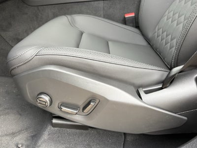 2026 Volvo XC60 Plug-In Hybrid T8 Plus