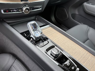 2026 Volvo XC60 Plug-In Hybrid T8 Plus