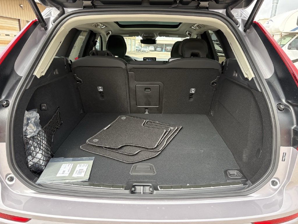 2026 Volvo XC60 Plug-In Hybrid T8 Plus