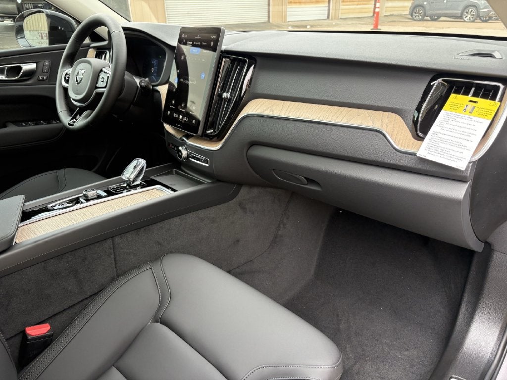 2026 Volvo XC60 Plug-In Hybrid T8 Plus