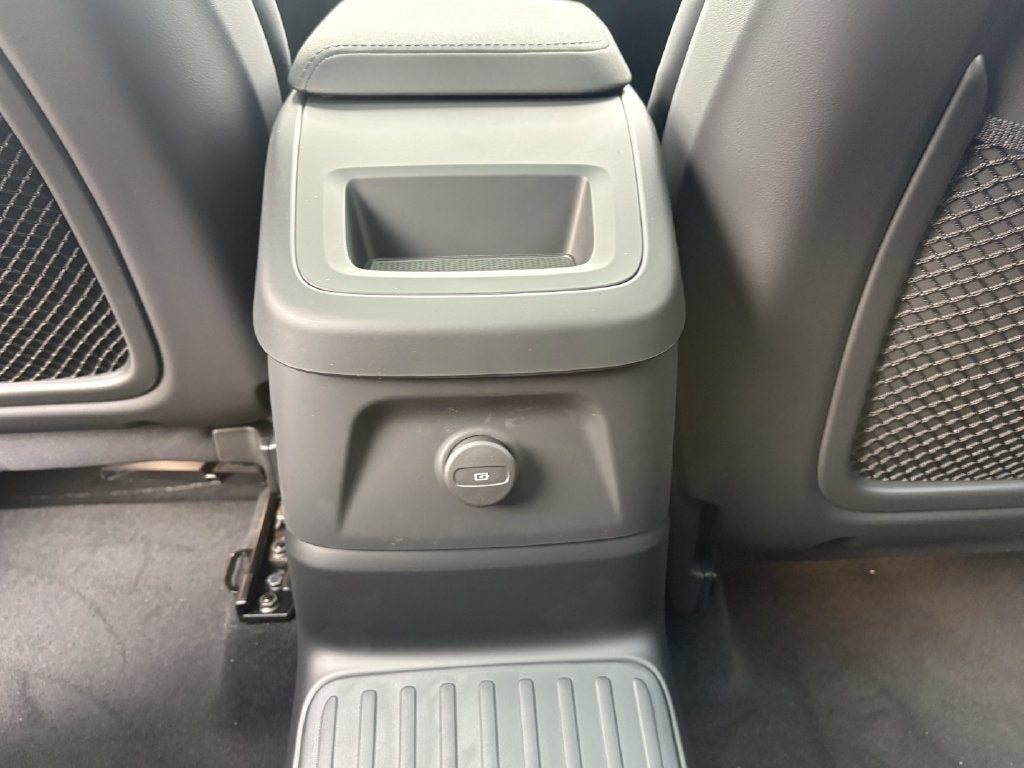 2026 Volvo XC60 Plug-In Hybrid T8 Plus