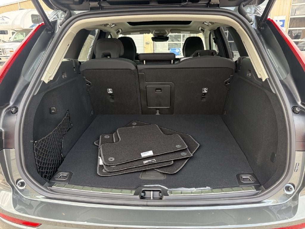 2026 Volvo XC60 Plug-In Hybrid T8 Plus