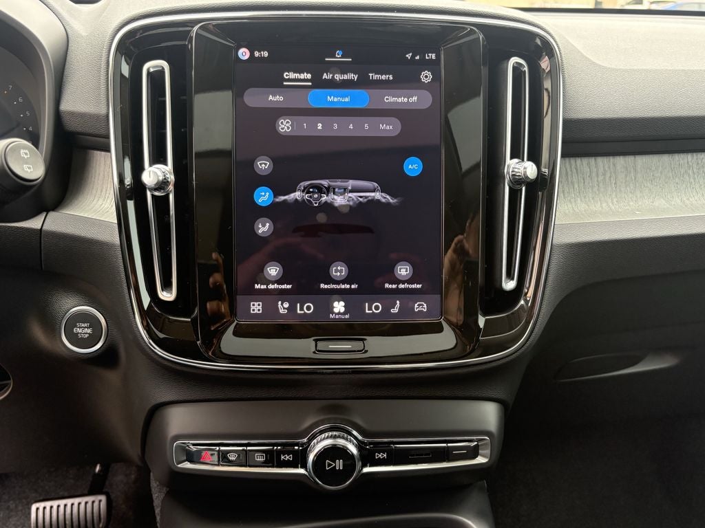 2026 Volvo XC40 B5 Plus