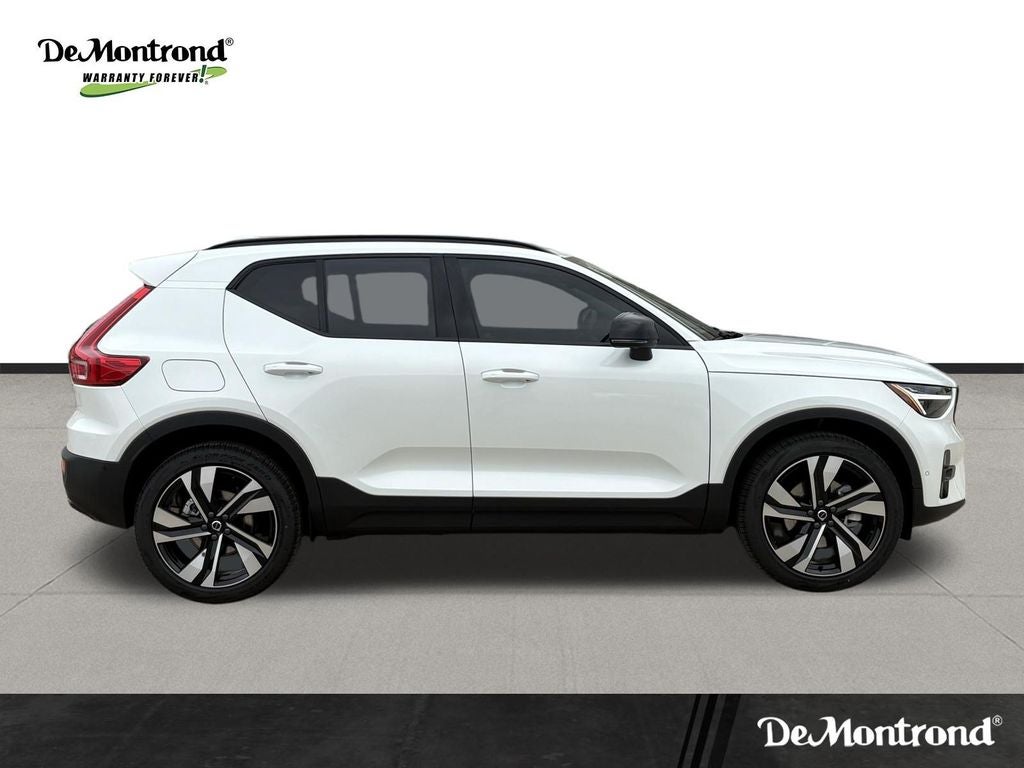 2026 Volvo XC40 B5 Plus